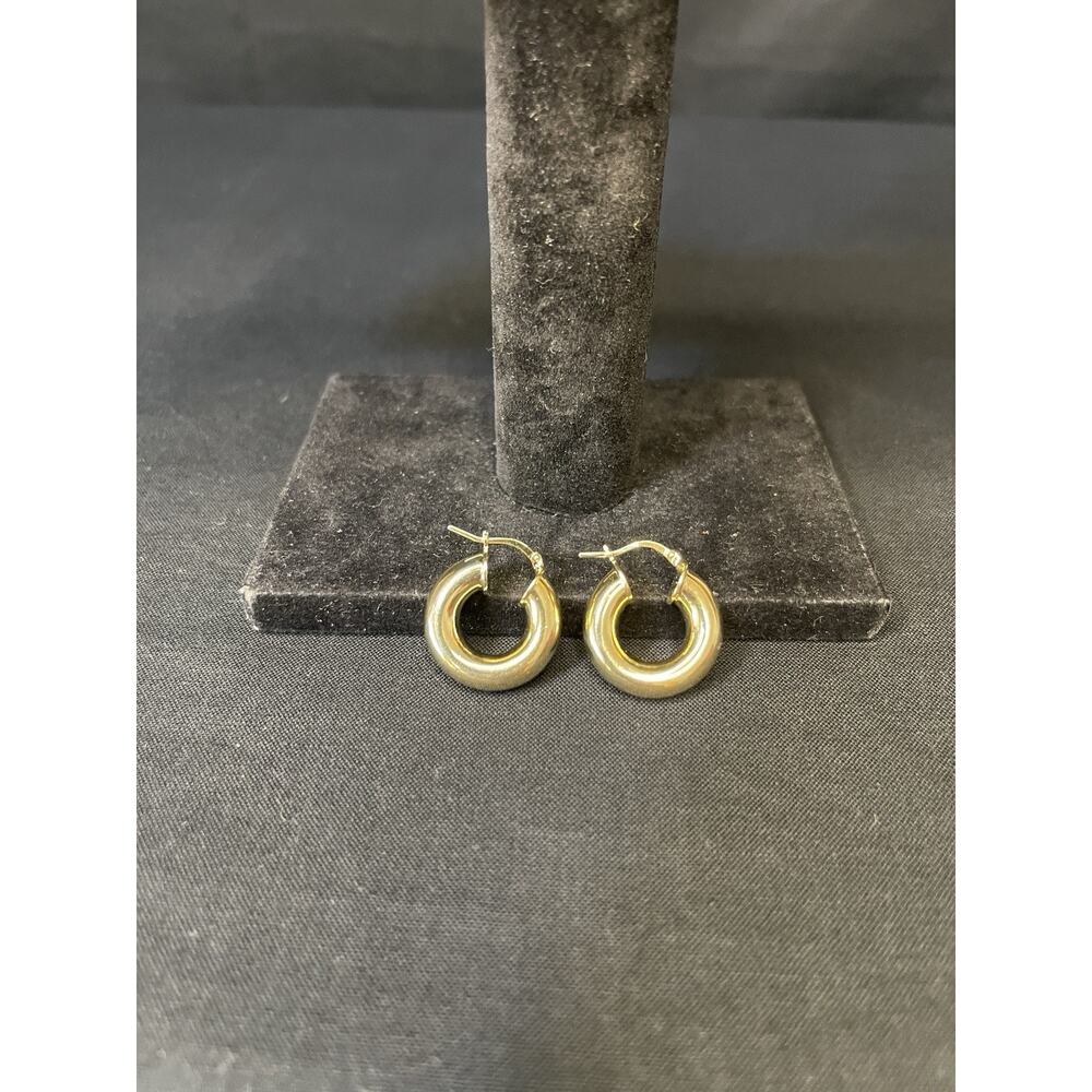 Vintage Signed 18 KGP Italy 1" Hoop Earrings Gold Plated - Picture 2 of 6